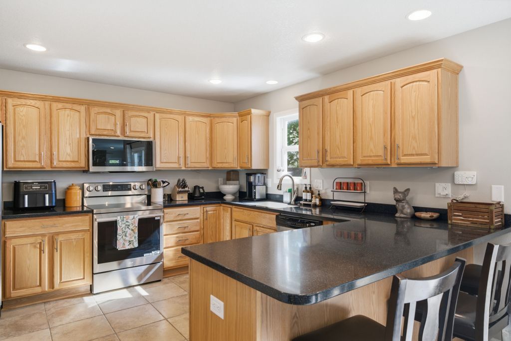 Listing Photo: 1935 SE Prairie Creek Dr, Waukee, IA 50263-8